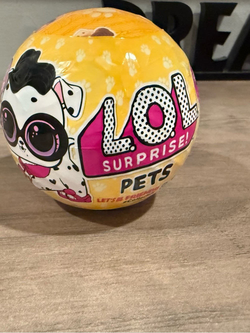 L.O.L. Surprise! Pets Collectible Ball - Yellow & Pink Packaging